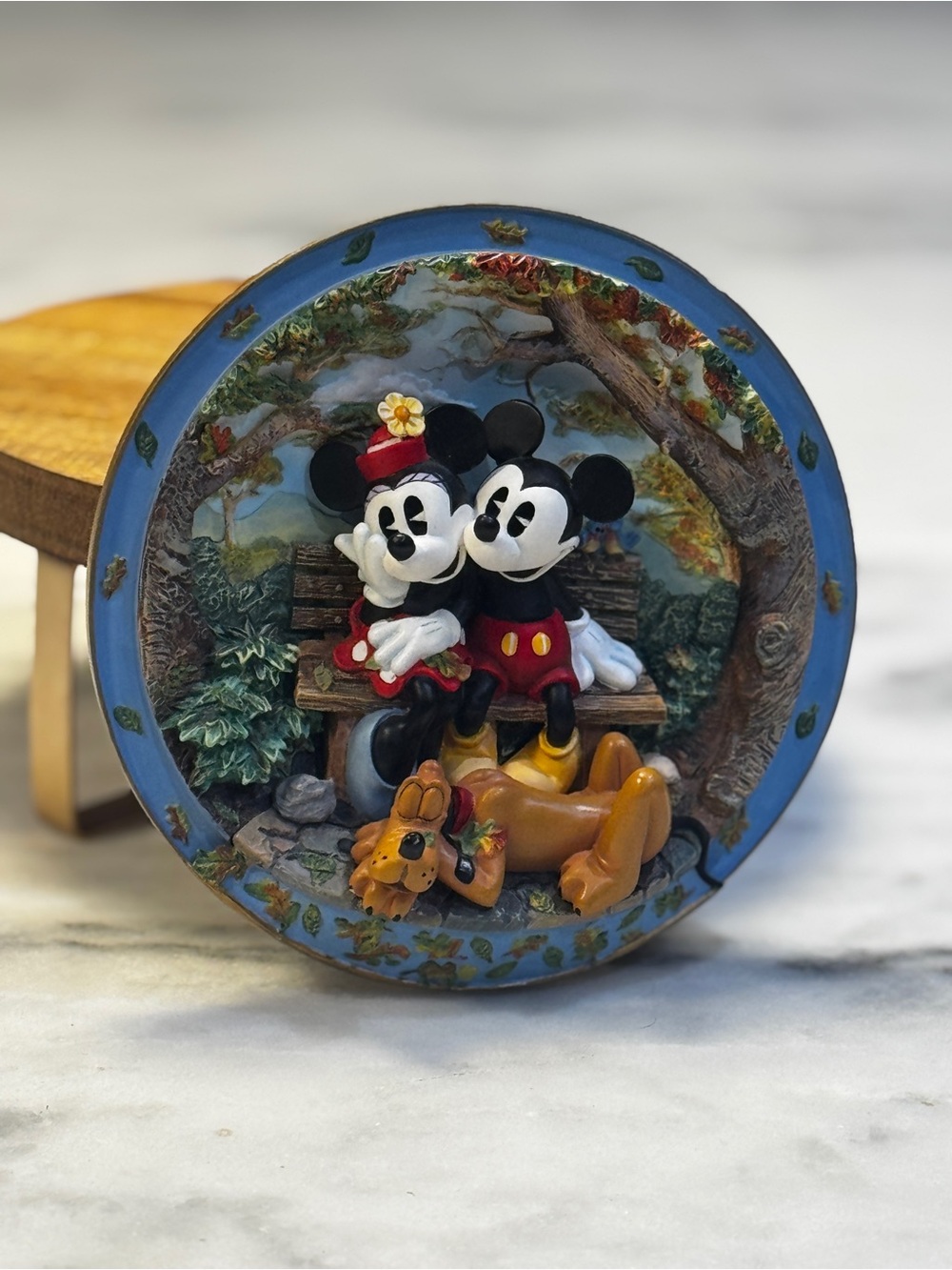 Disney 98 The Bradford Exchange Plate "Friendship Makes You Warm All Over
